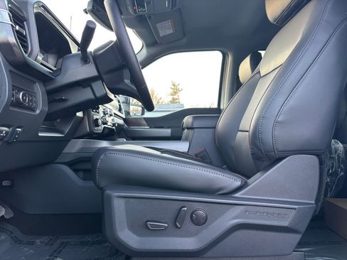 New 2026 Ford F250 Lariat w/ Black Appearance Package image 24