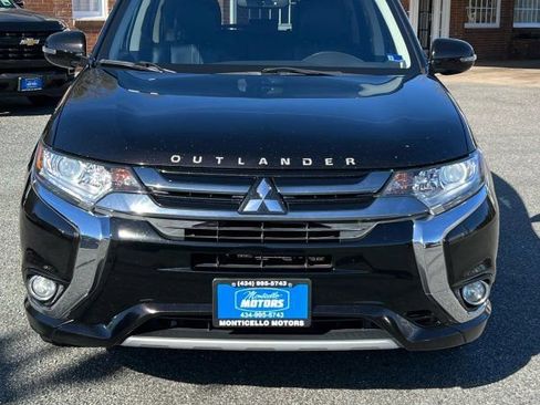Used 2018 Mitsubishi Outlander SEL image 2