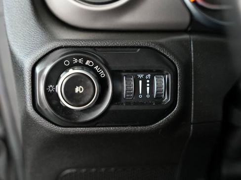 Used 2020 Jeep Wrangler Sport image 41