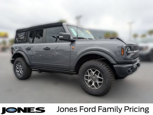 New 2025 Ford Bronco Badlands AWD/4WD image 2