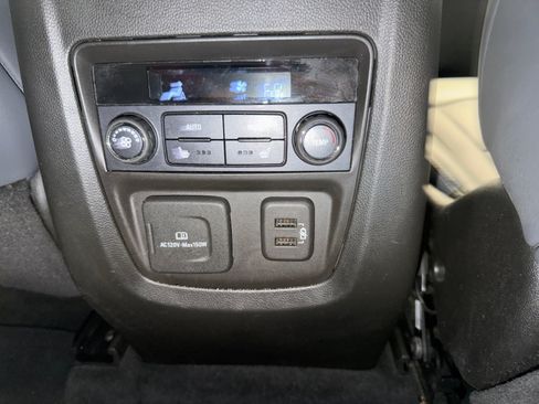 Used 2024 Buick Enclave Premium AWD/4WD image 38
