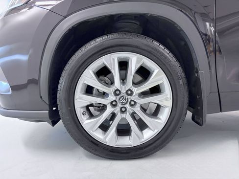 Used 2021 Toyota Highlander Limited AWD/4WD image 10