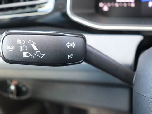 Used 2025 Volkswagen Jetta SE image 20