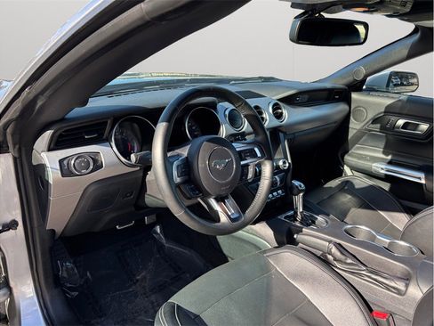 Used 2020 Ford Mustang Premium image 6