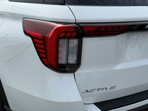 New 2026 Ford Explorer Active w/ Active Comfort Package image 9