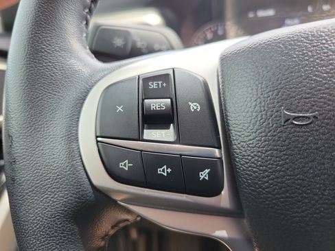 Used 2023 Ford Explorer XLT RWD image 19