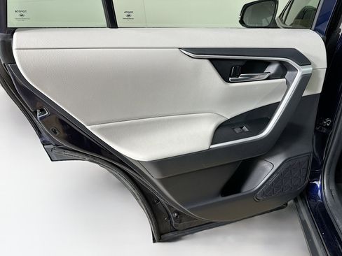 Used 2022 Toyota RAV4 XLE Premium image 26