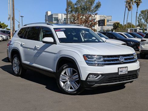 Used 2018 Volkswagen Atlas SEL Premium image 3