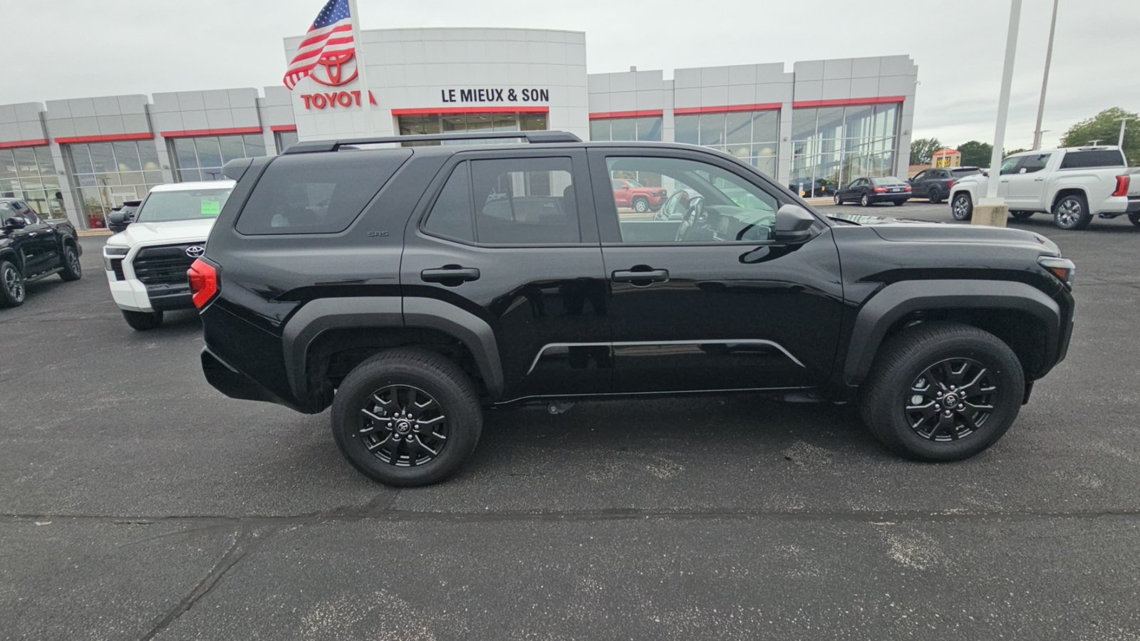 Certified 2026 Toyota 4Runner SR5 AWD/4WD image 2