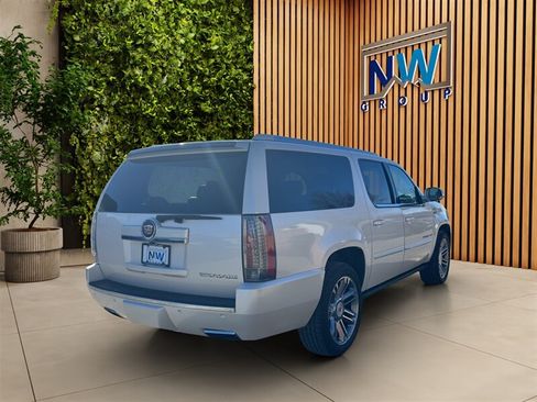 Used 2014 Cadillac Escalade ESV Premium AWD/4WD image 40