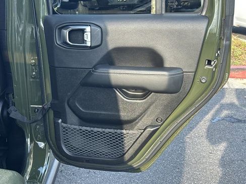 Used 2022 Jeep Wrangler Unlimited Sahara w/ Cold Weather Group image 18