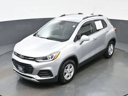 Used 2018 Chevrolet Trax LT w/ Driver Confidence Package FWD image 33