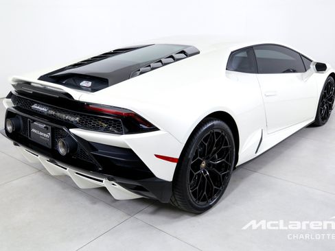 Used 2022 Lamborghini Huracan EVO AWD/4WD image 8