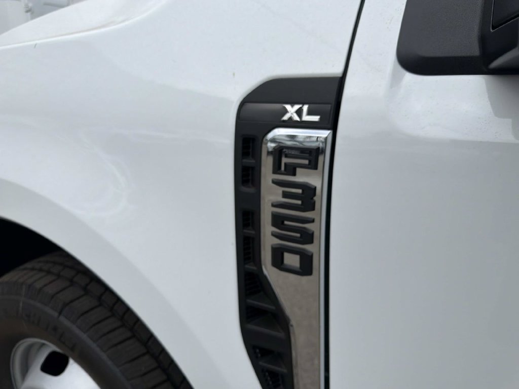 New 2026 Ford F350 XL w/ XL Chrome Package RWD image 8