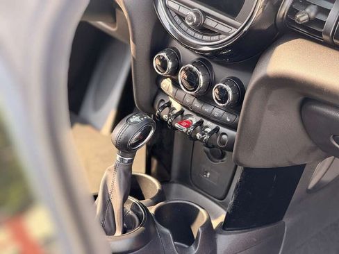 Used 2019 MINI Cooper 2-Door Hardtop FWD image 18
