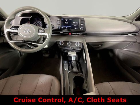 Used 2022 Hyundai Elantra SE FWD image 7