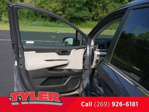 Used 2025 Honda Odyssey EX-L image 16