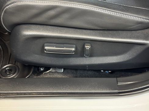 Used 2020 Honda Insight Touring image 11