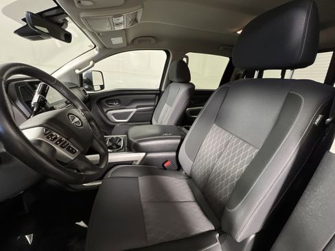 Used 2024 Nissan Titan SV w/ SV Convenience Package image 13