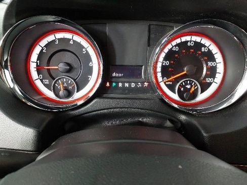 Used 2014 Dodge Grand Caravan SXT w/ UConnect Hands-Free Group FWD image 25