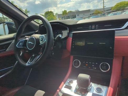 Used 2024 Jaguar F-PACE SVR AWD/4WD image 27