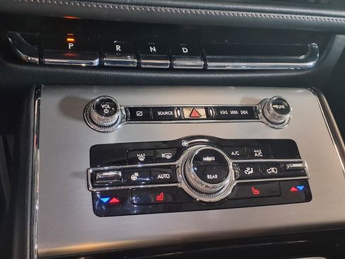 Used 2022 Lincoln Aviator AWD image 22