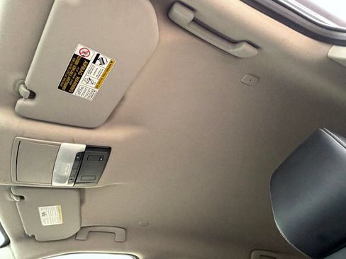 Certified 2026 Nissan Rogue SL FWD image 32