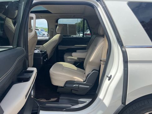 Used 2022 Ford Expedition Max Platinum AWD/4WD image 39