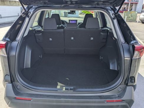 Used 2024 Toyota RAV4 LE image 10