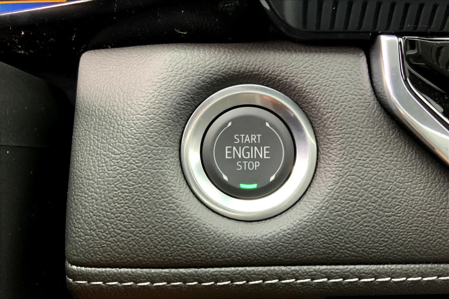 Used 2024 Chevrolet Colorado LT w/ LT Convenience Package III RWD image 18