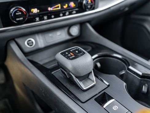 Used 2023 Nissan Rogue SV image 26