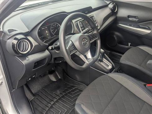 Used 2019 Nissan Kicks SV w/ Exterior Package FWD image 9
