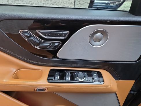 Used 2021 Lincoln Aviator Black Label w/ Dynamic Handling Package image 32