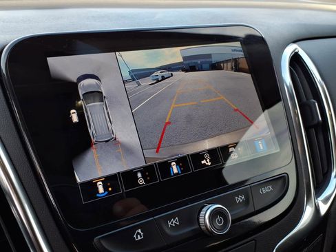 Used 2024 Chevrolet Equinox Premier image 36