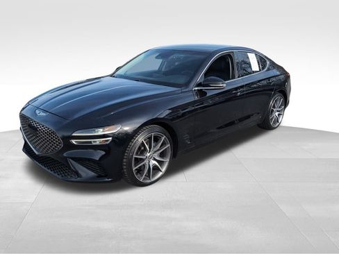 Used 2023 Genesis G70 2.0T image 3