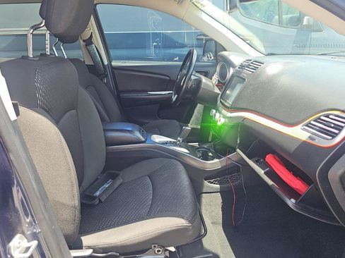 Used 2019 Dodge Journey SE FWD image 9