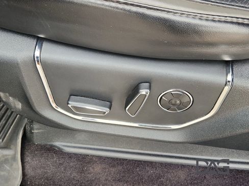 Used 2016 Ford F150 Platinum w/ Equipment Group 701A Luxury image 15