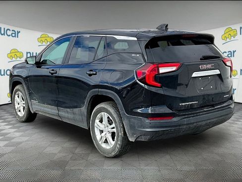 Used 2024 GMC Terrain SLE image 4