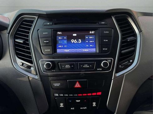 Used 2017 Hyundai Santa Fe Sport image 22