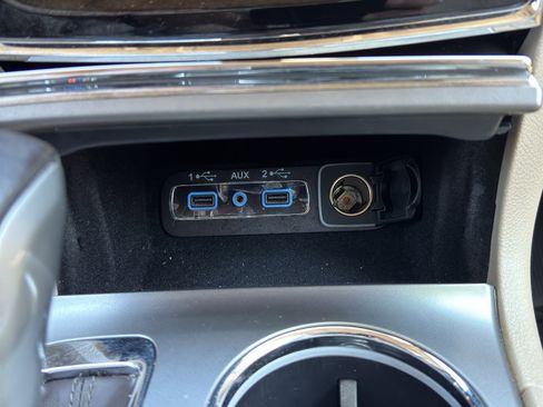 Used 2020 Jeep Grand Cherokee Overland AWD/4WD image 27