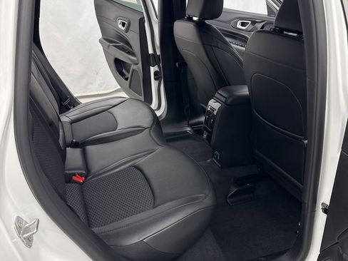 New 2026 Jeep Compass Latitude image 28