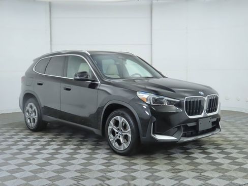 Used 2023 BMW X1 xDrive28i image 3