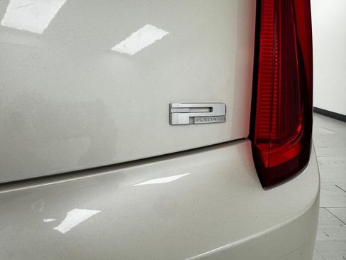 Used 2014 Cadillac XTS Platinum image 36