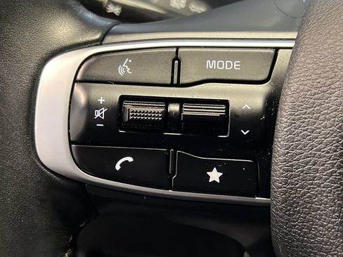Used 2025 Kia Sportage EX w/ Premium Package FWD image 21