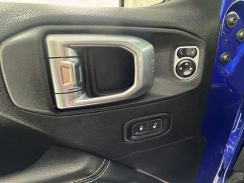 Used 2019 Jeep Wrangler Unlimited Sahara AWD/4WD image 20