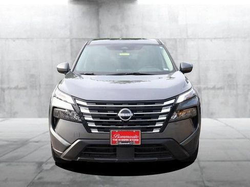 Certified 2025 Nissan Rogue SV FWD image 4