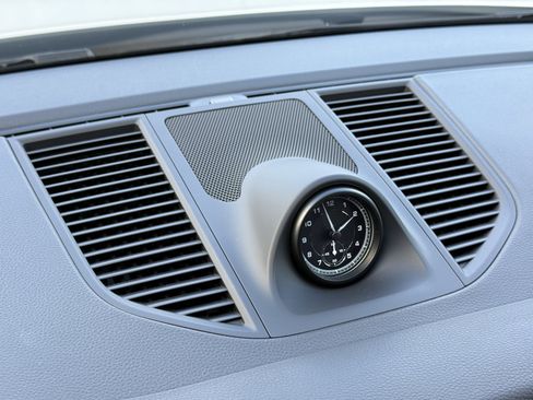 Used 2024 Porsche Macan image 18