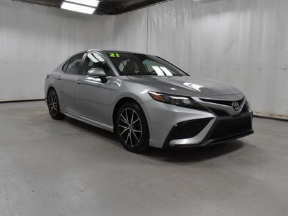 Used 2021 Toyota Camry SE w/ Cold Weather Package