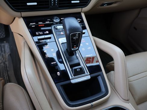Used 2019 Porsche Cayenne SUV AWD image 24