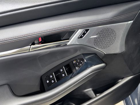 Used 2022 MAZDA MAZDA3 s image 18